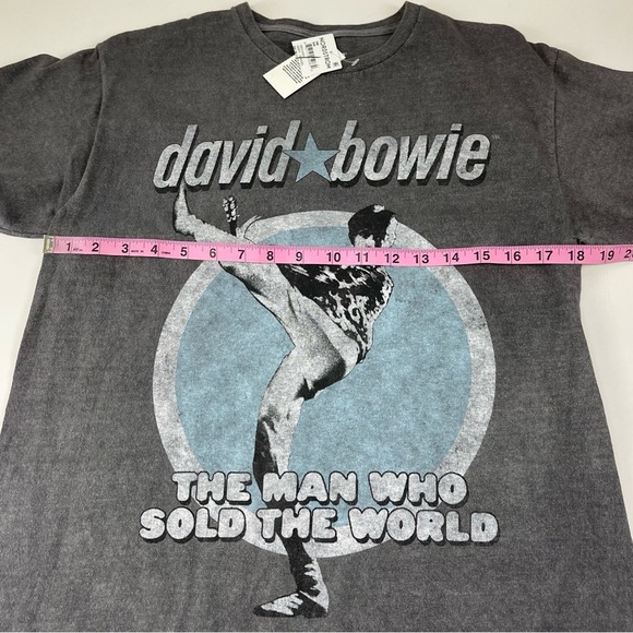 David Bowie Graphic Tee Womens Small Gray The Man Who Sold the World Shirt NWT - Picture 5 of 7